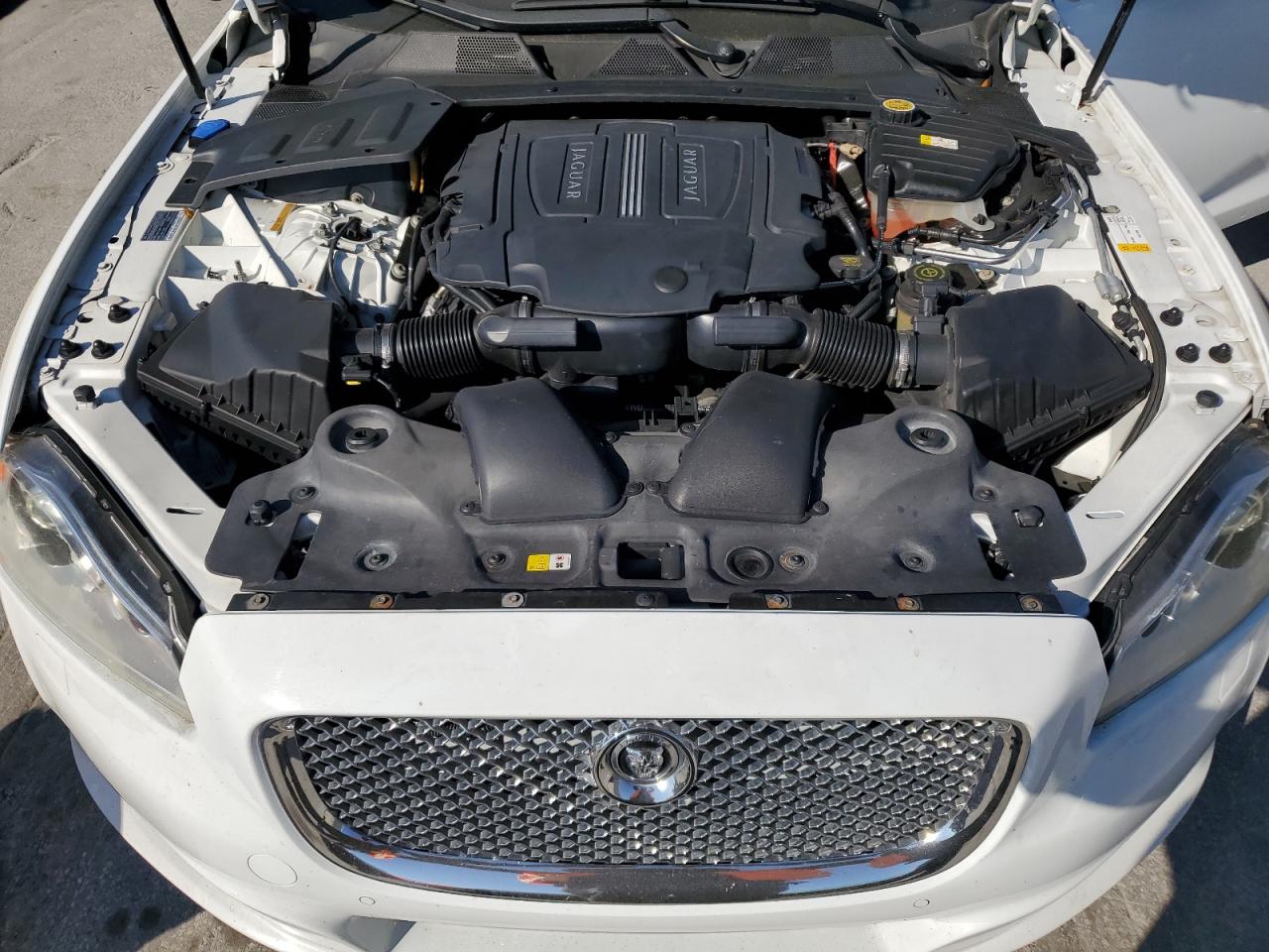 2013 Jaguar XJ - Image 11
