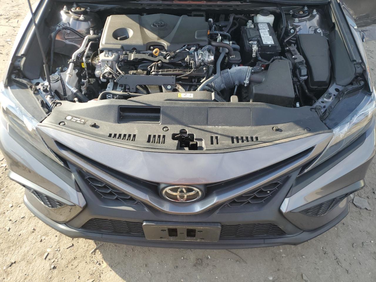 2022 Toyota Camry - Image 11