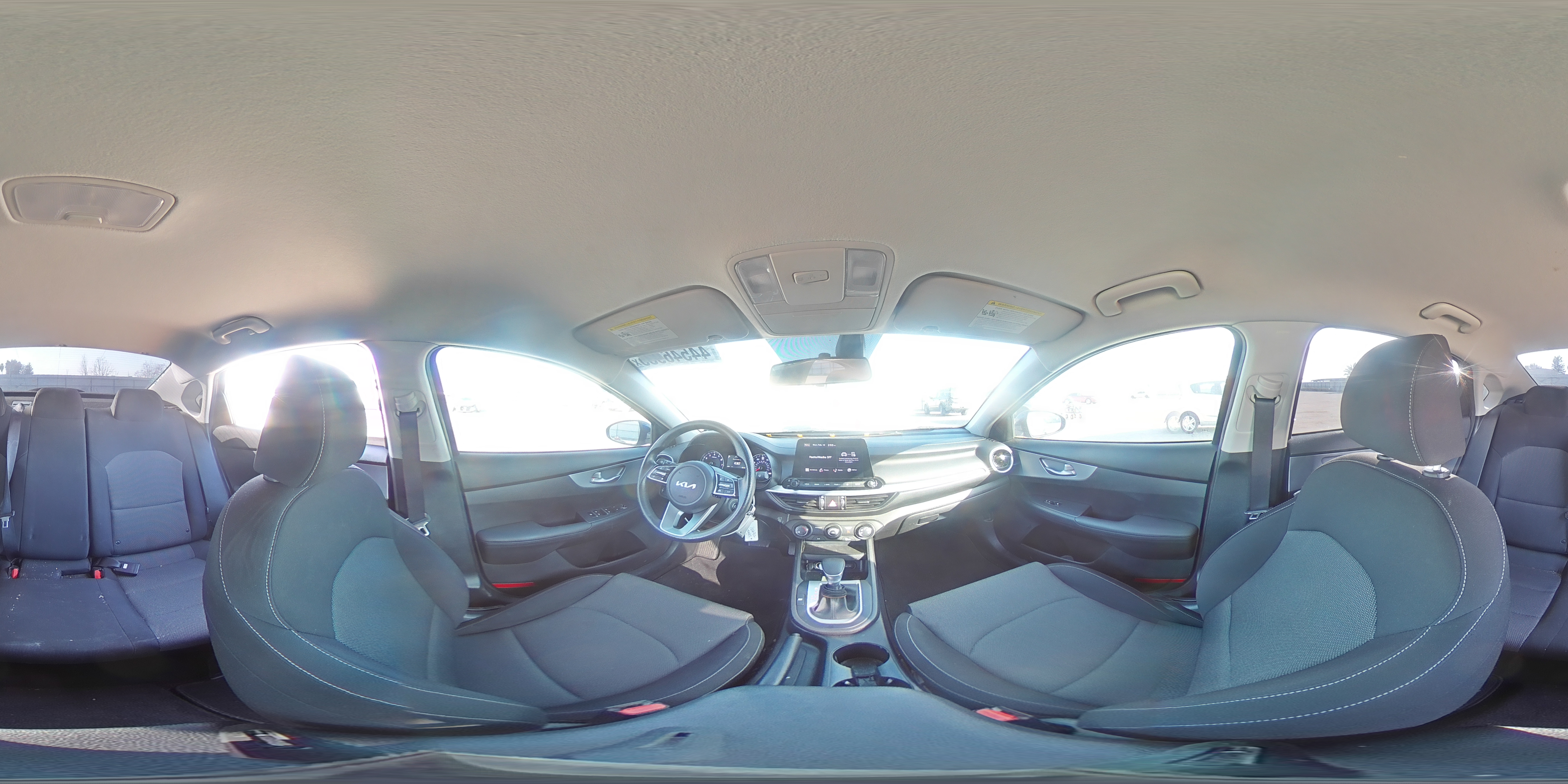 2022 Kia Forte - Image 12