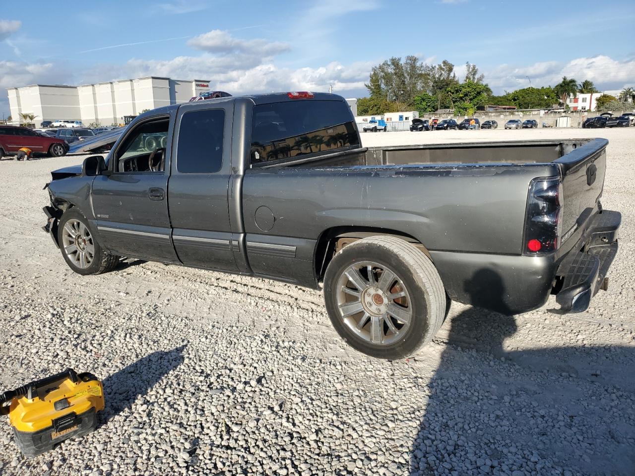 2001 Chevrolet Silverado - Image 2