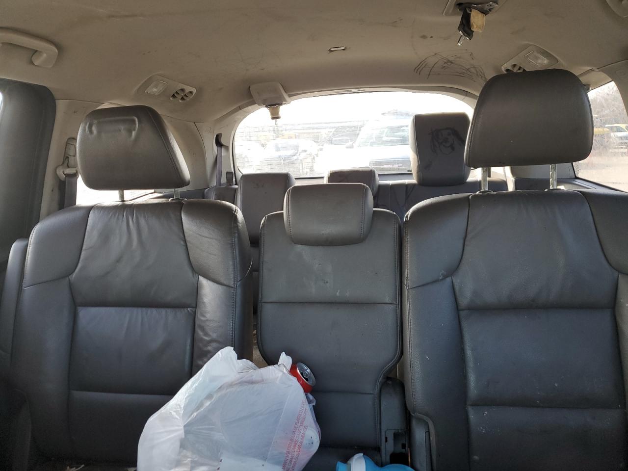 2011 Honda Odyssey - Image 10