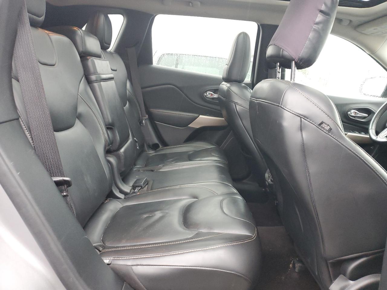 2018 Jeep Grand Cherokee - Image 10