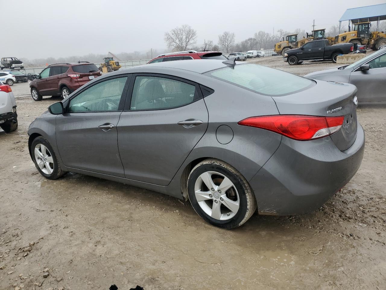2013 Hyundai Elantra - Image 2