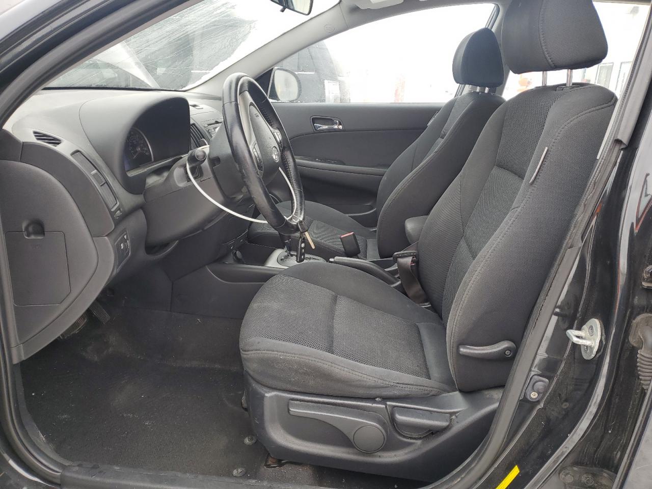 2010 Hyundai Elantra - Image 7