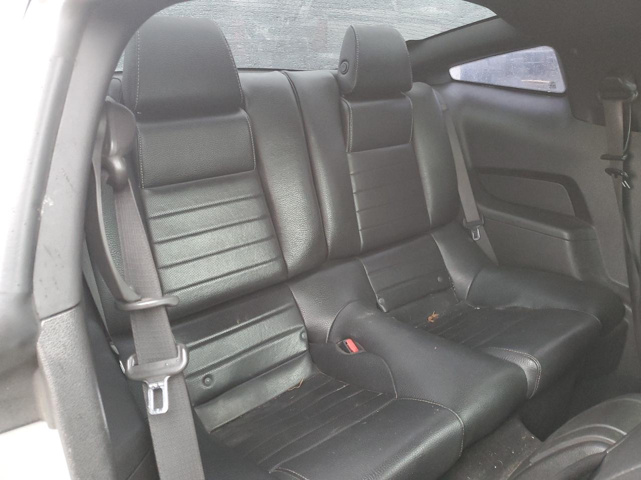 2012 Ford Mustang - Image 11