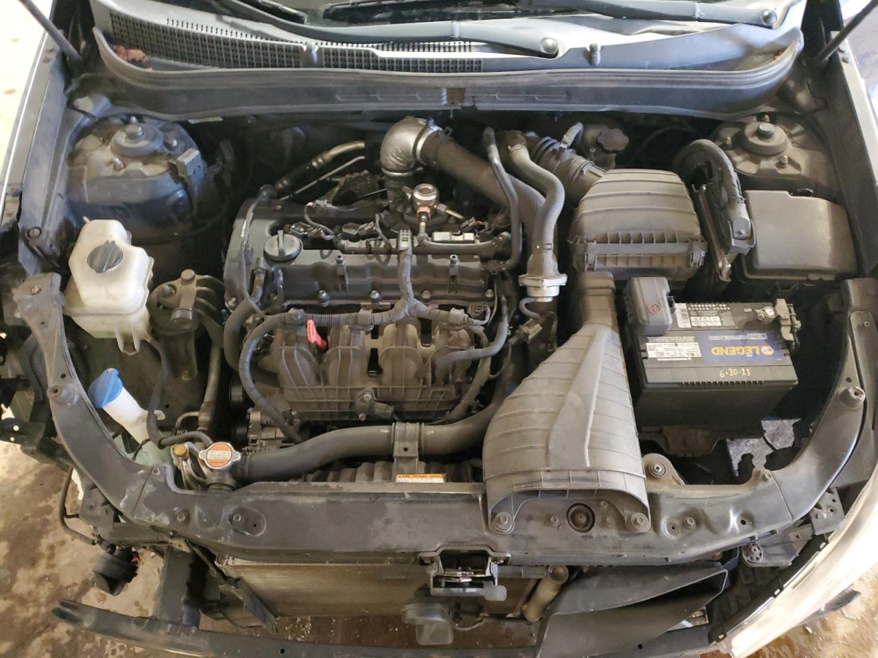 2011 Hyundai Sonata - Image 11