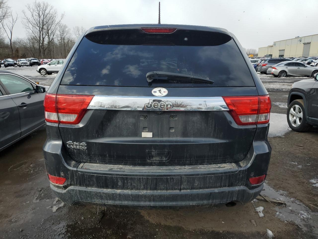 2011 Jeep Grand Cherokee - Image 6