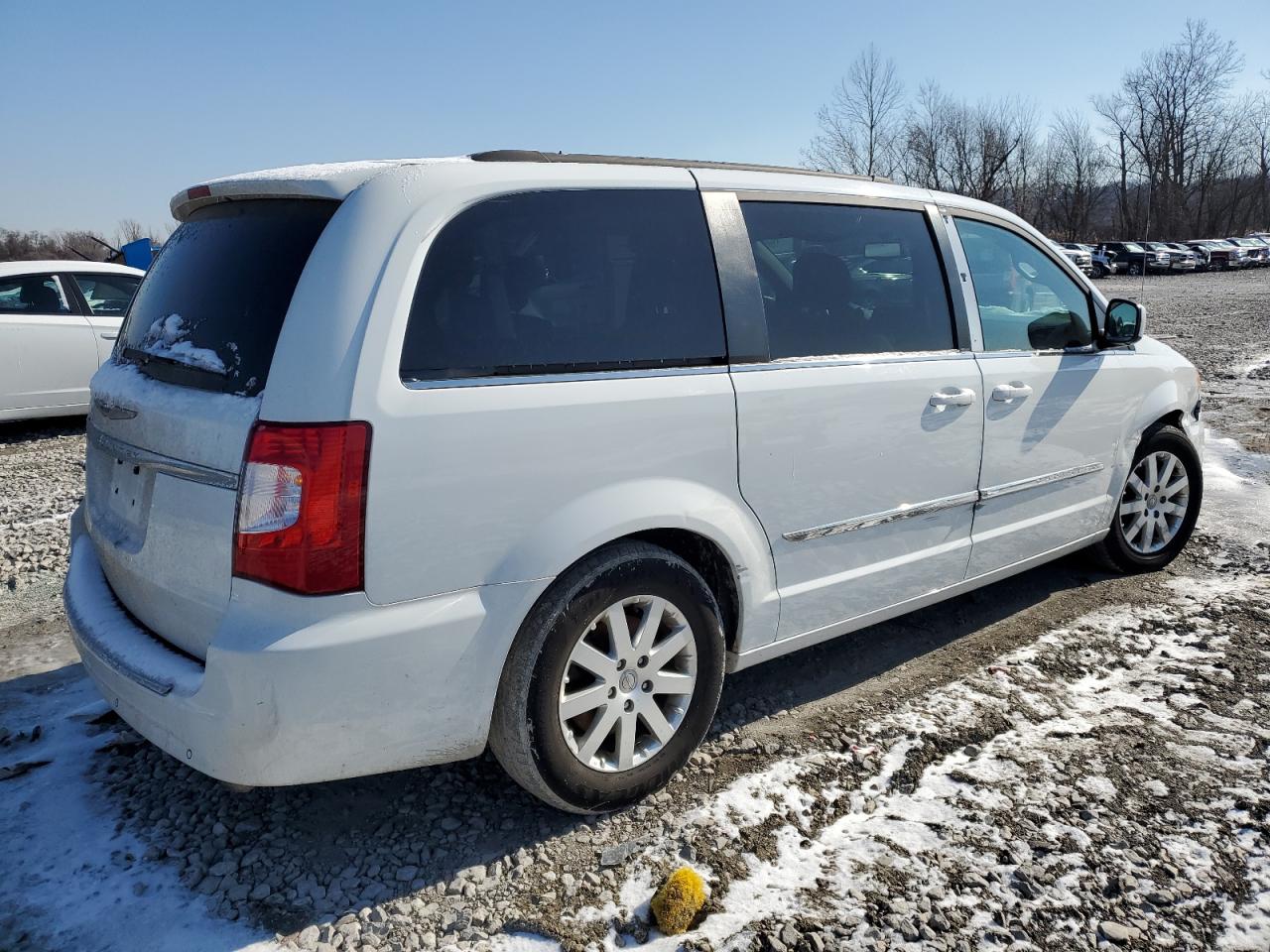 2014 Chrysler Town & Country - Image 3