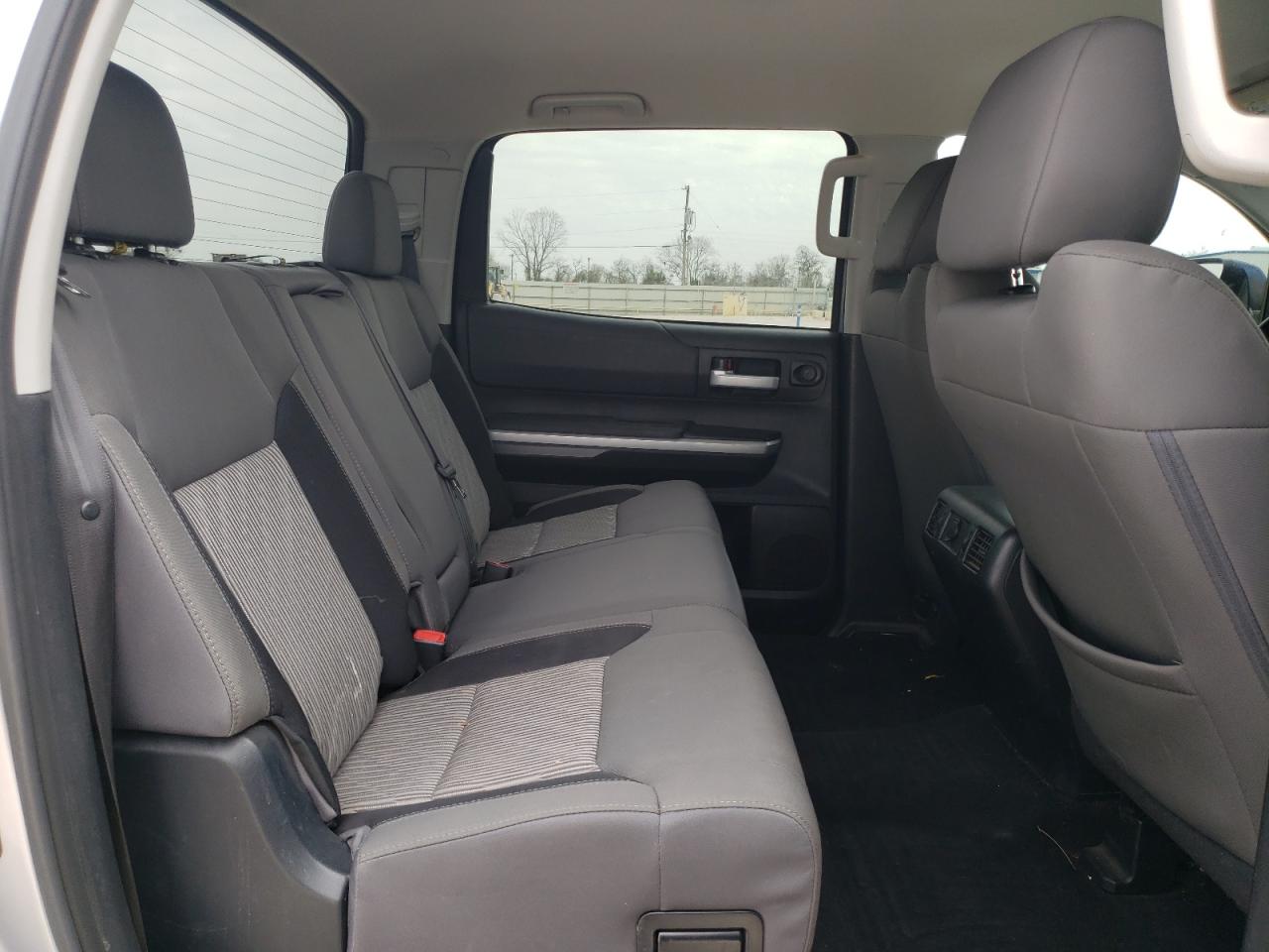 2017 Toyota Tundra - Image 10