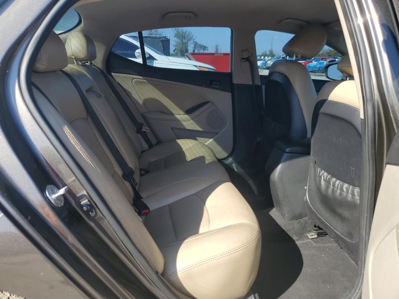 2014 Kia Optima - Image 10