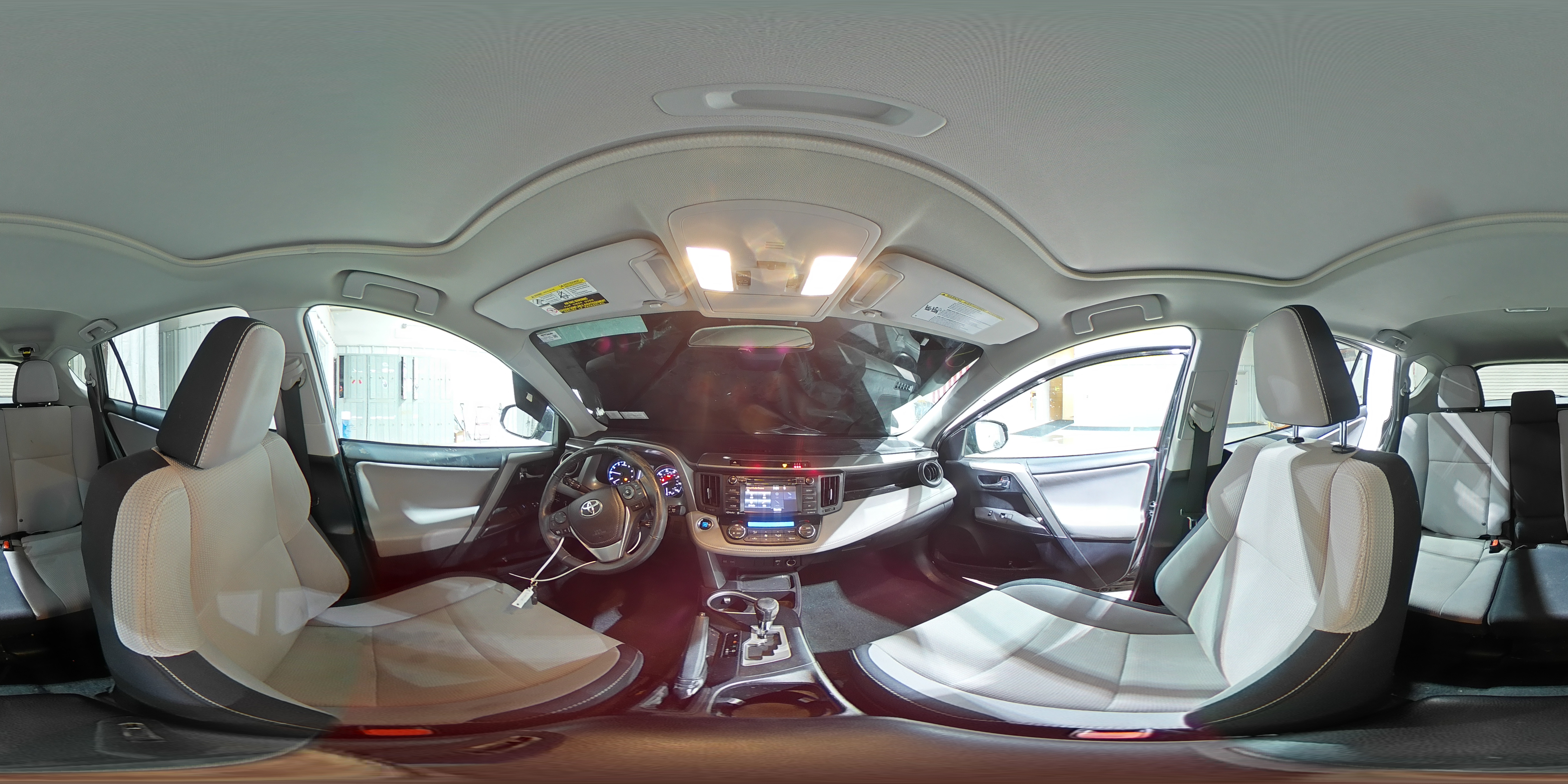 2018 Toyota RAV 4 - Image 15