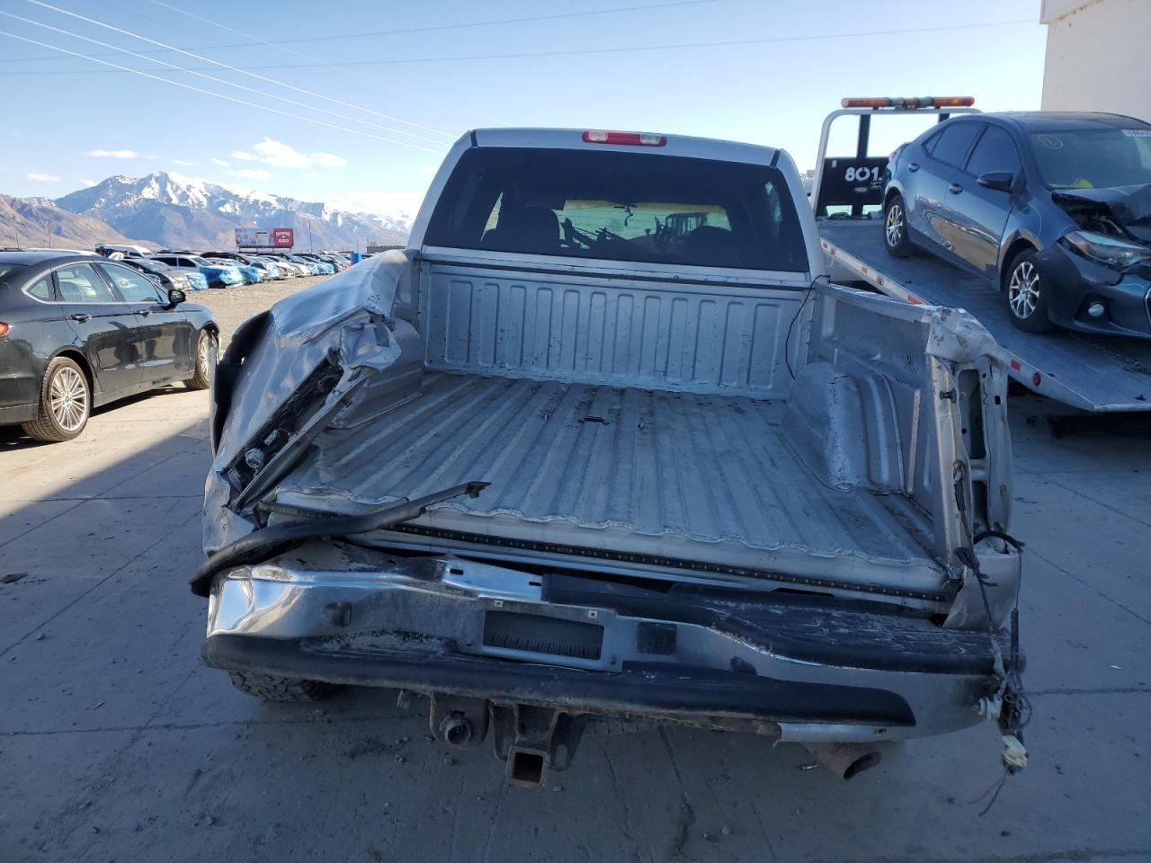 2004 GMC Sierra K2500 Heavy Duty VIN: 1GTHK23U24F239057 Lot: 44632275