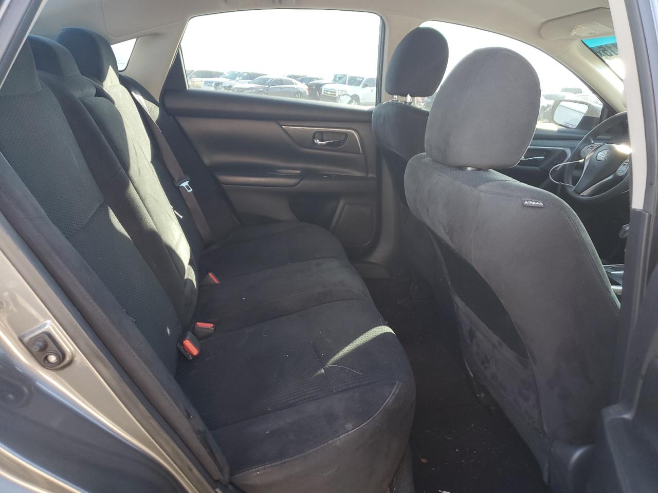 2015 Nissan Altima - Image 10