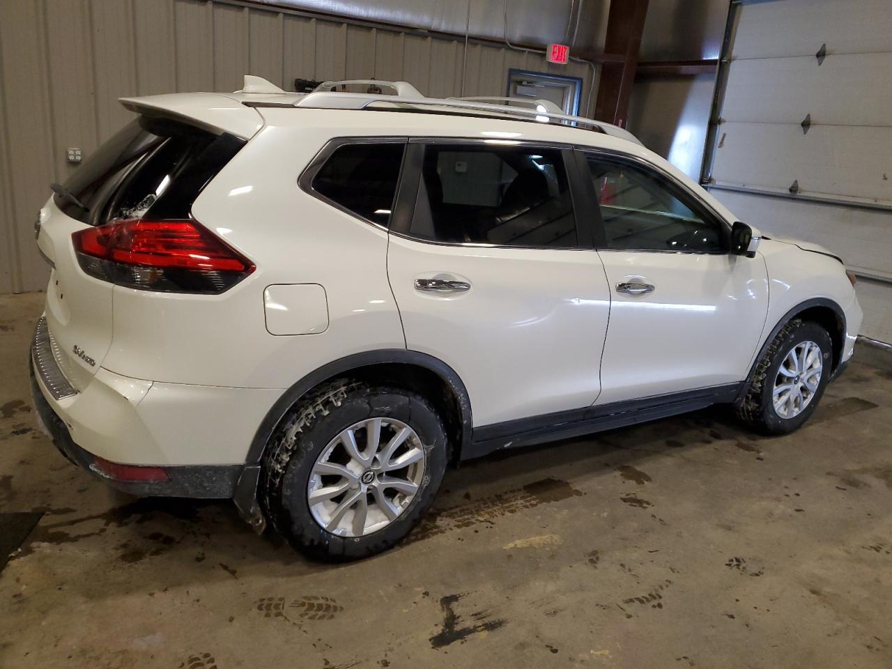 JN8AT2MV2HW266856 NISSAN ROGUE 2017