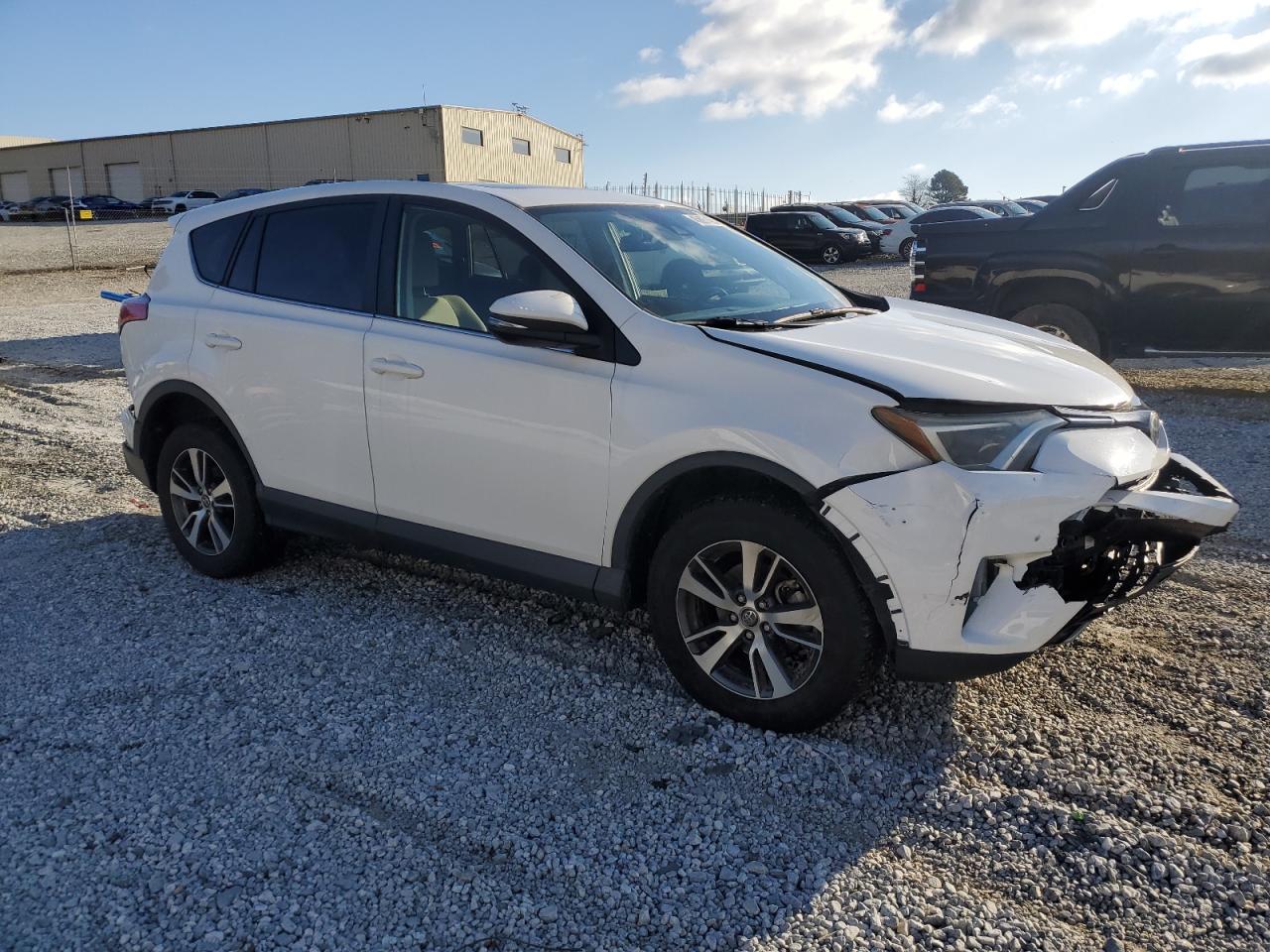 JTMRFREV7JJ748190 TOYOTA RAV4 2018