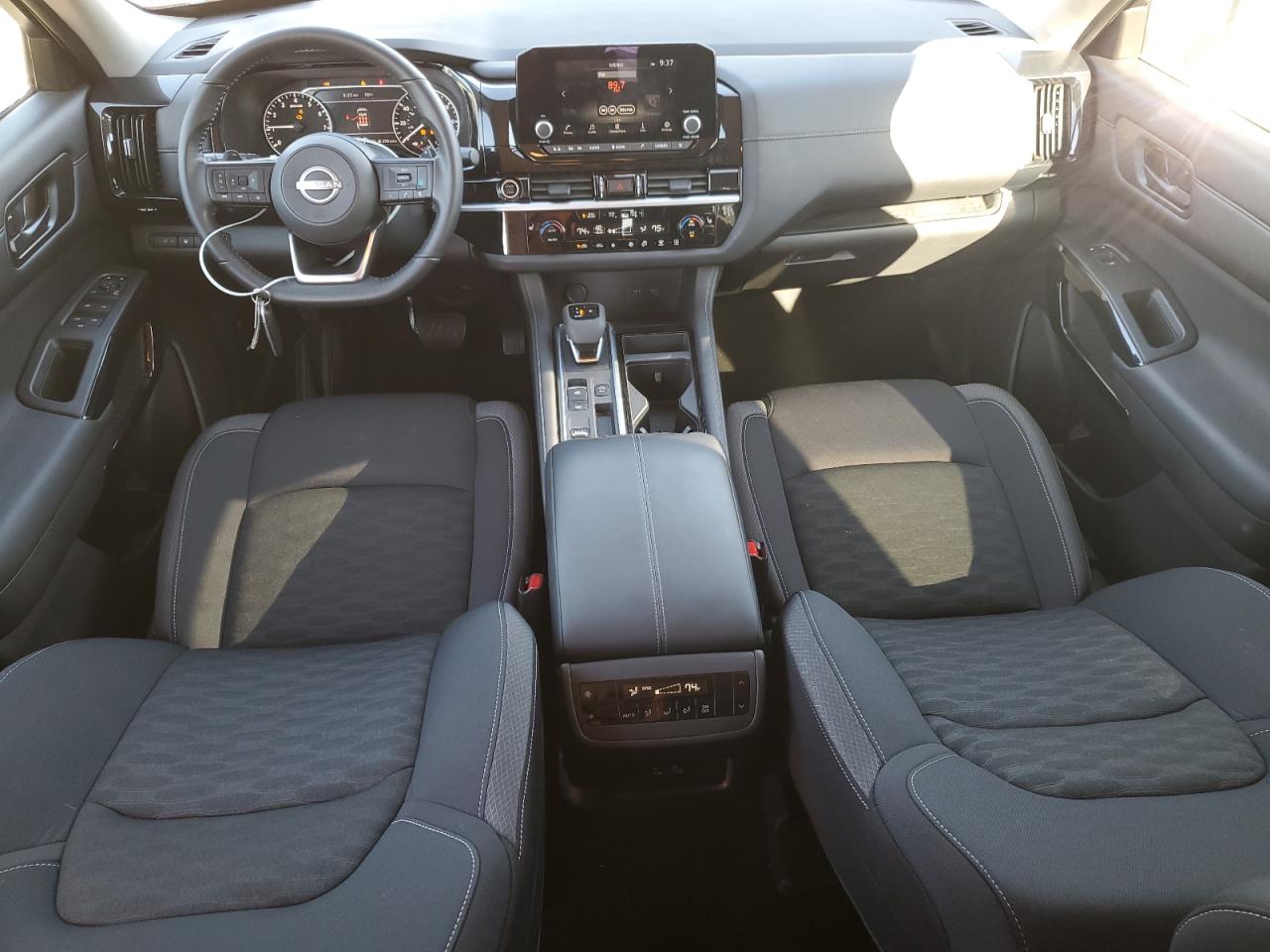 2024 Nissan Pathfinder - Image 8
