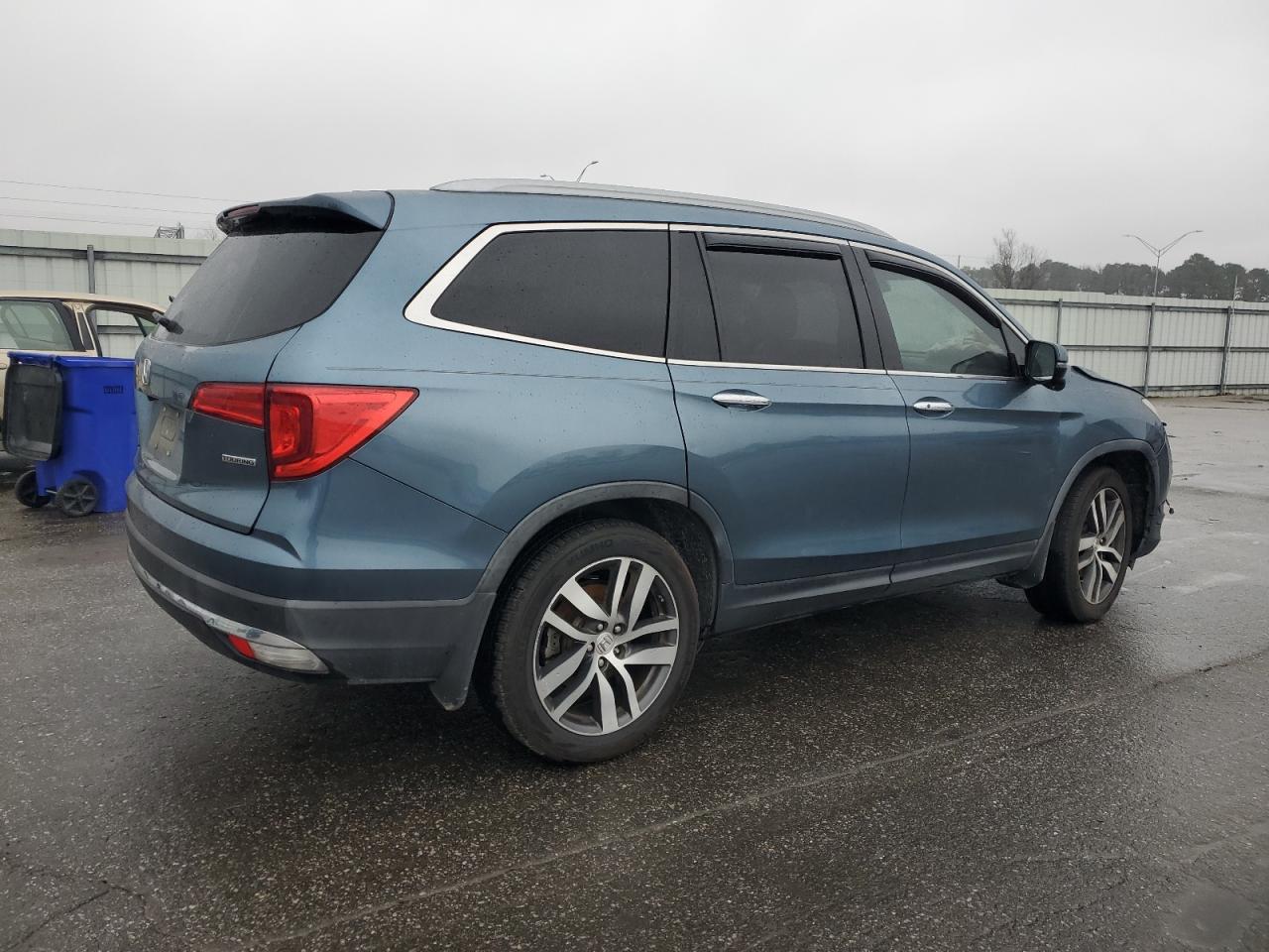 2018 Honda Pilot - Image 3