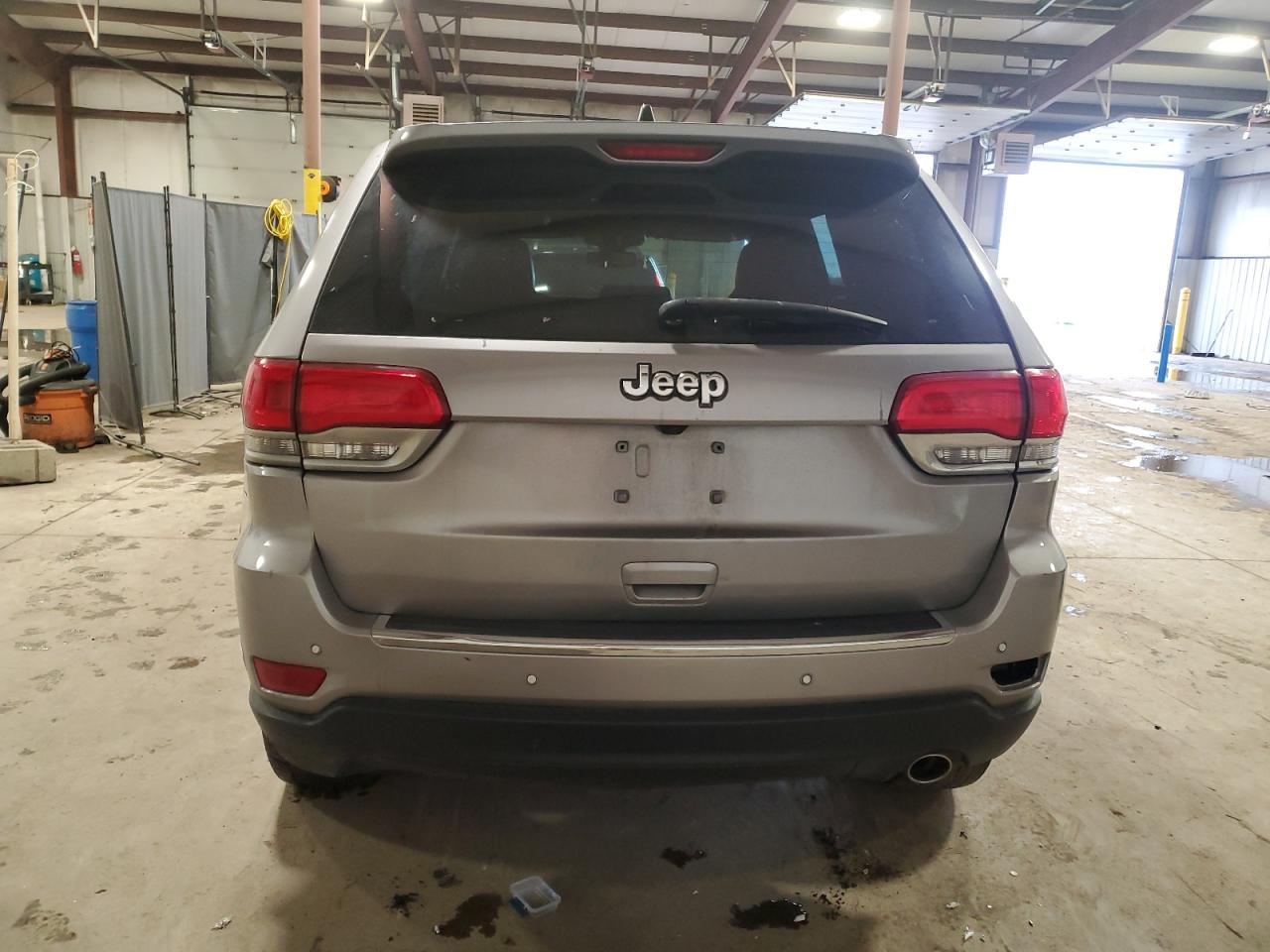 2017 Jeep Grand Cherokee - Image 6