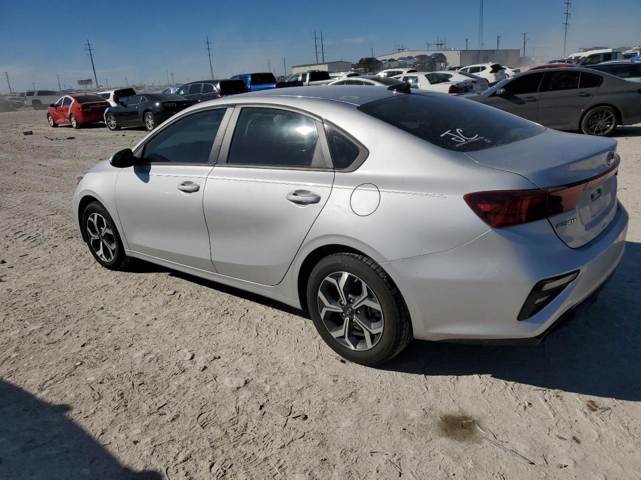 2021 Kia Forte - Image 2