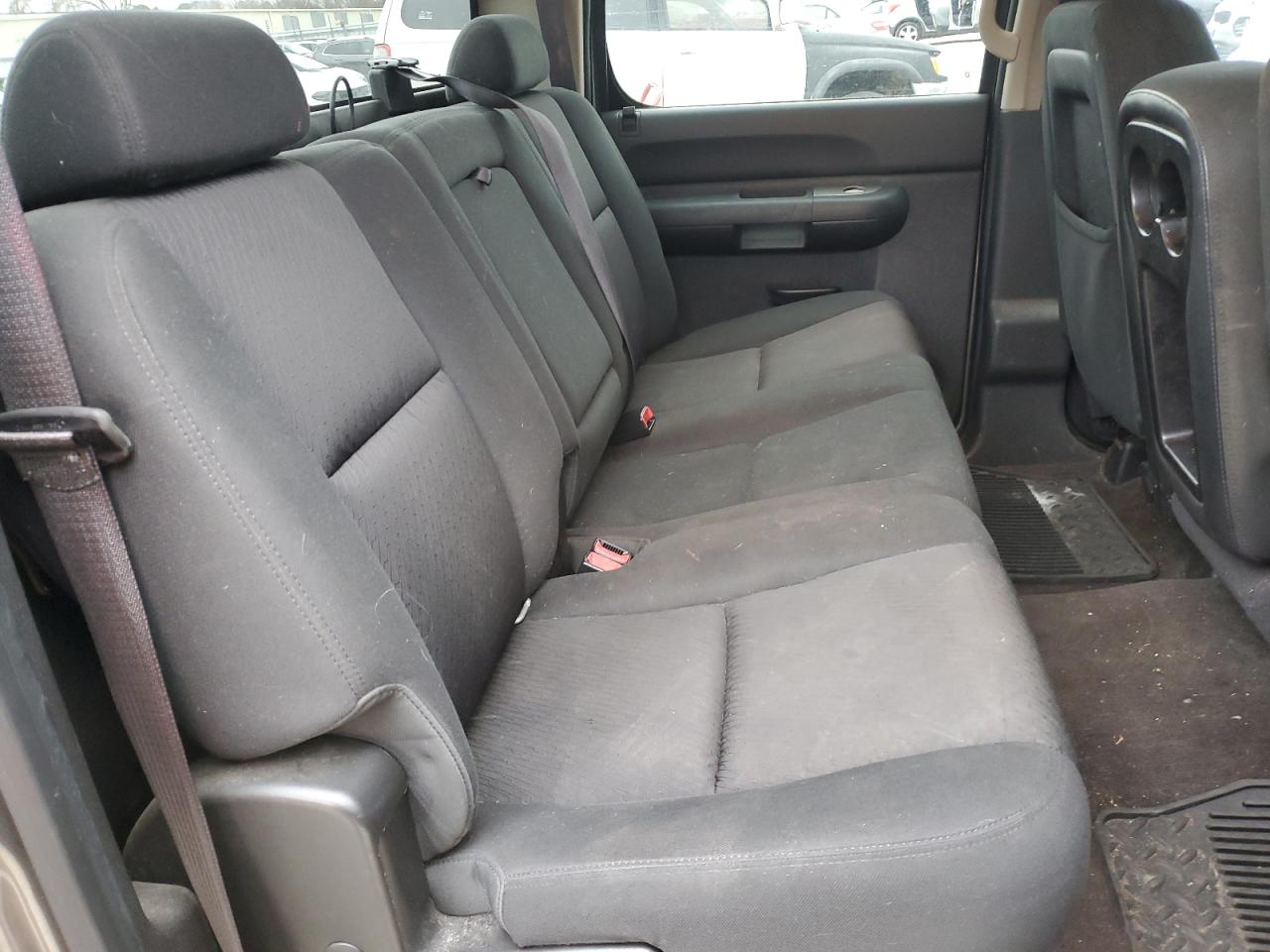 2013 Chevrolet Silverado - Image 10