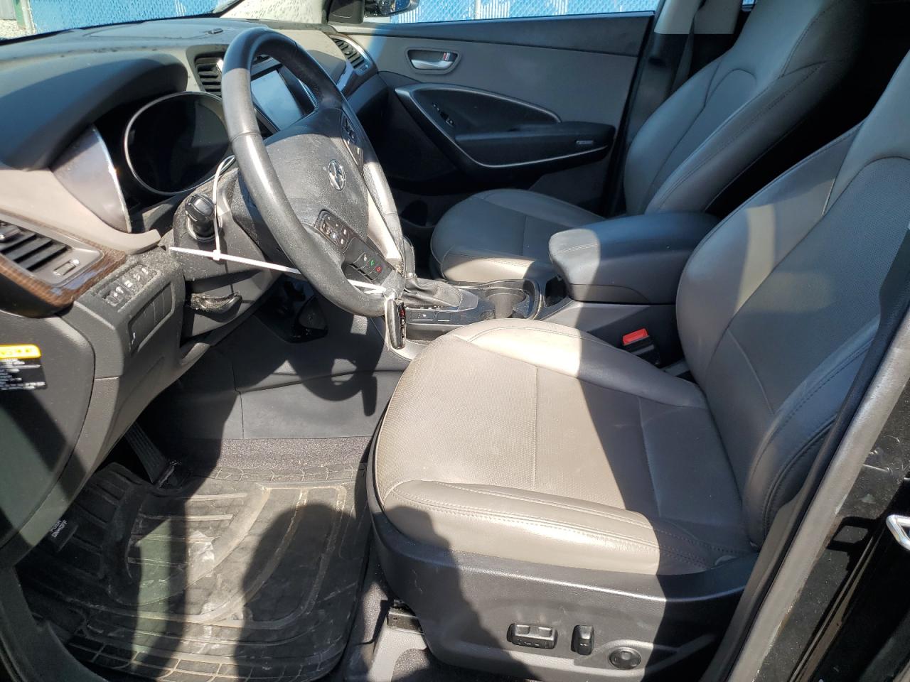 2017 Hyundai Santa Fe - Image 7