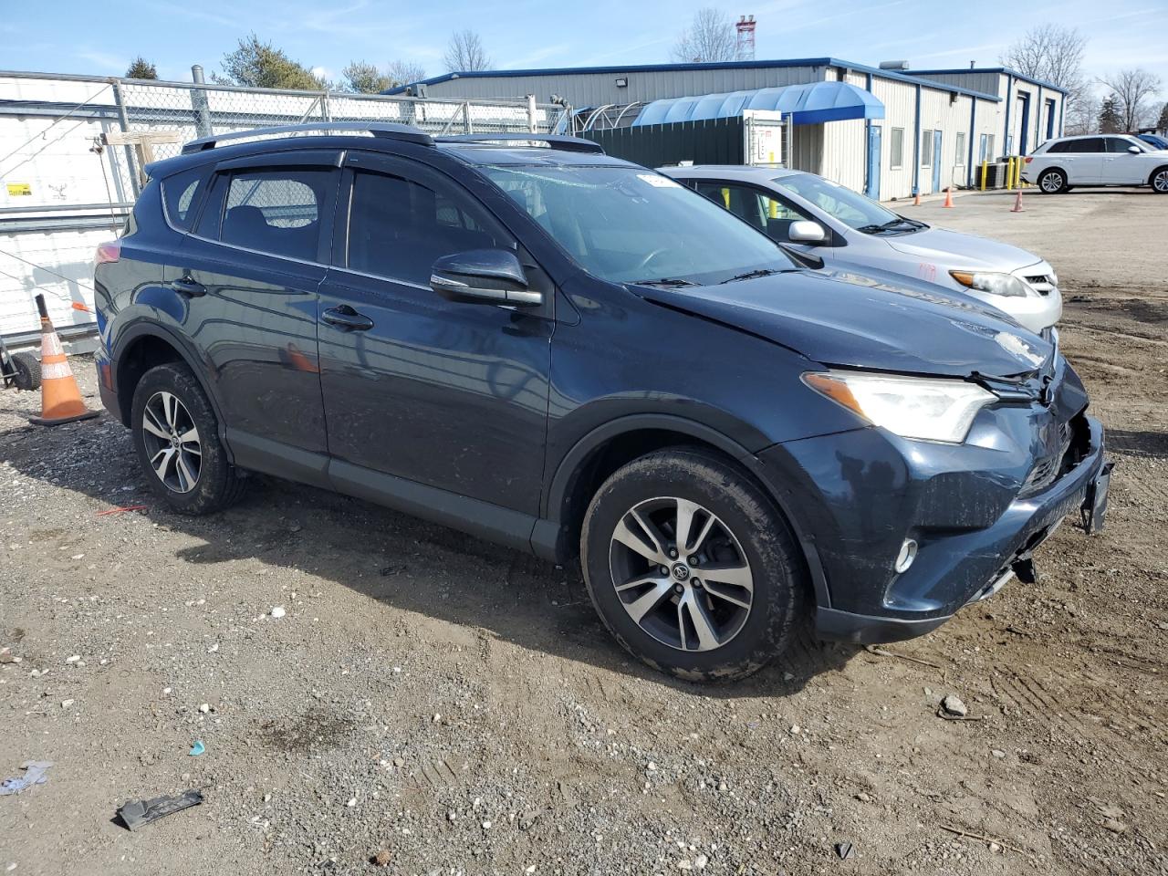 2017 Toyota RAV 4 - Image 4