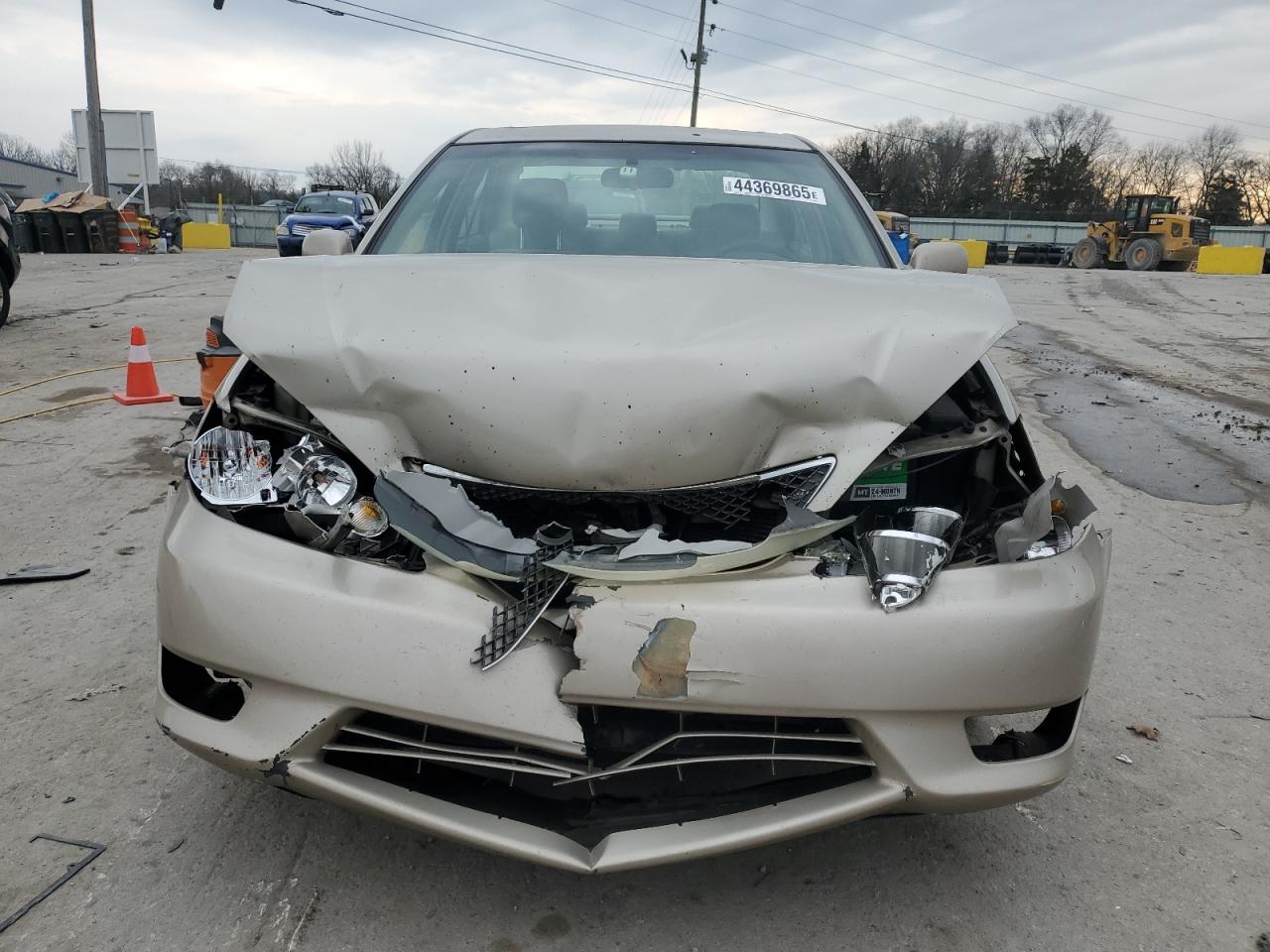 2005 Toyota Camry - Image 5