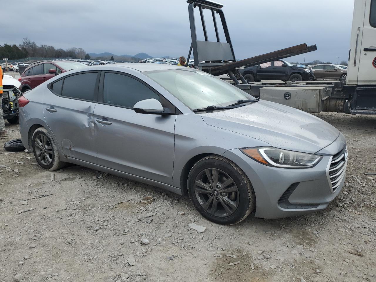 2017 Hyundai Elantra - Image 4