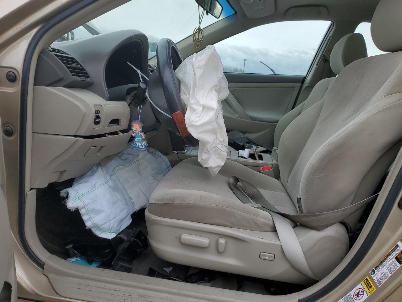 2010 Toyota Camry - Image 7
