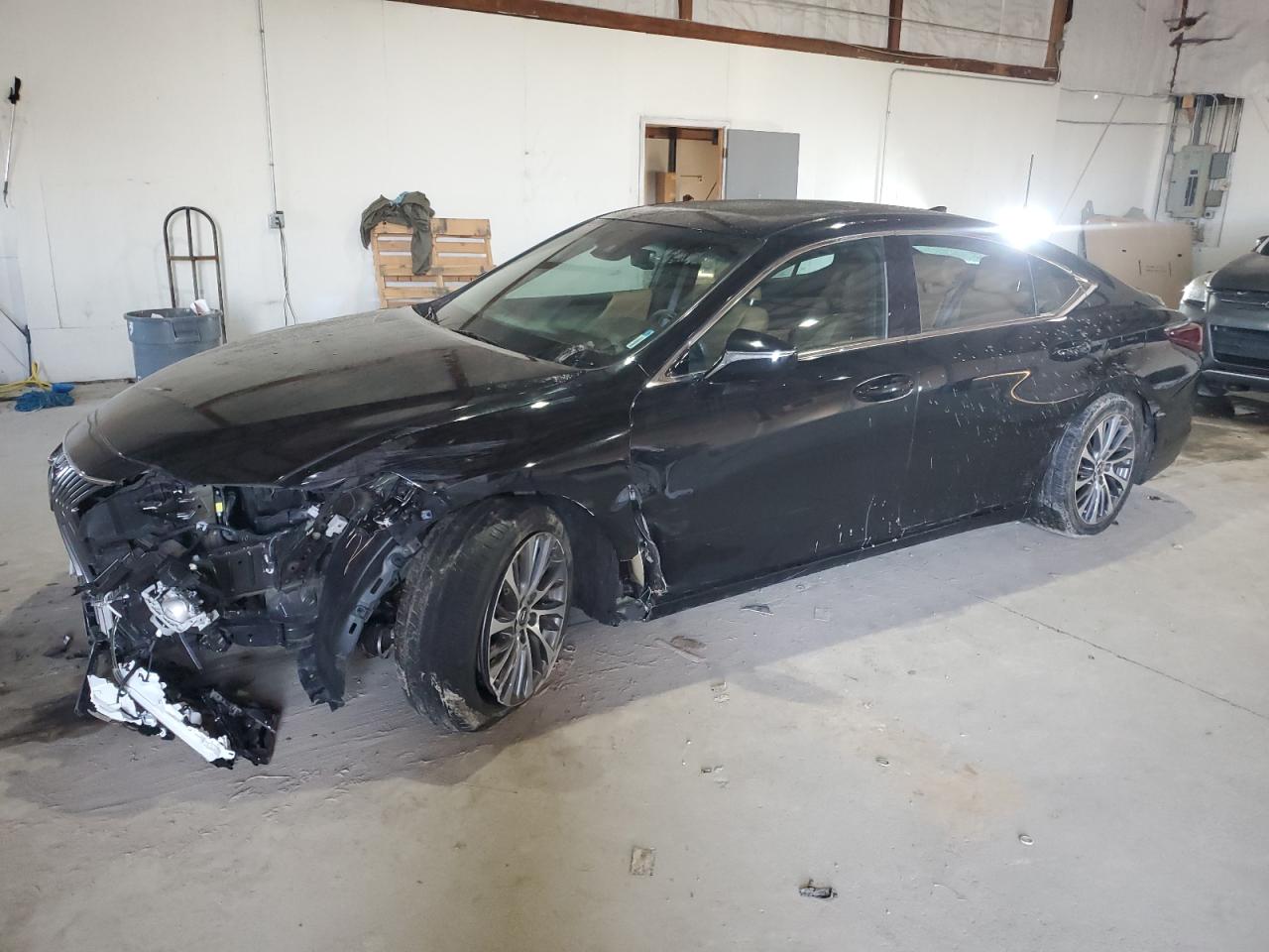 2019 Lexus ES - Image 1