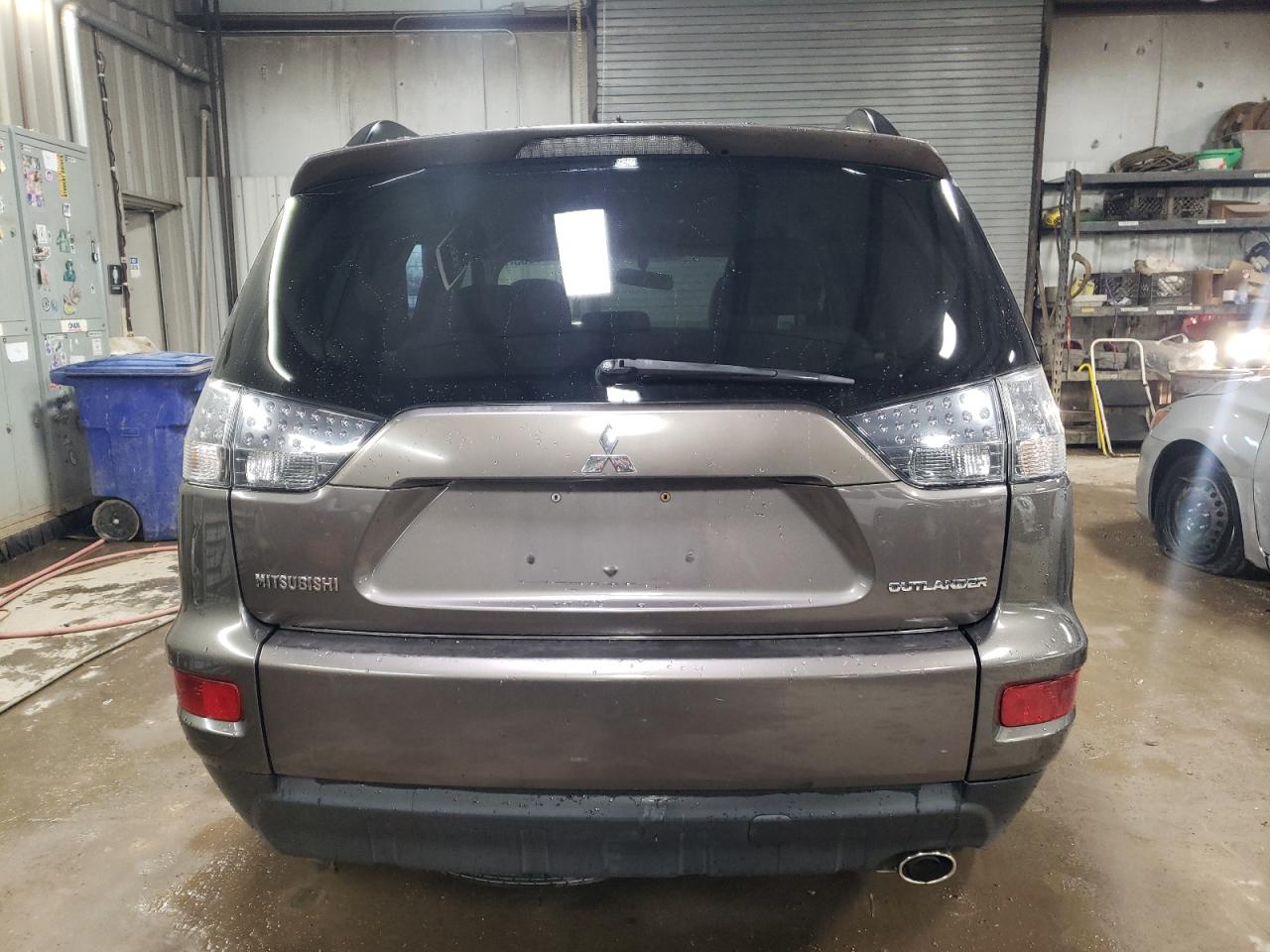 2010 Mitsubishi Outlander - Image 6