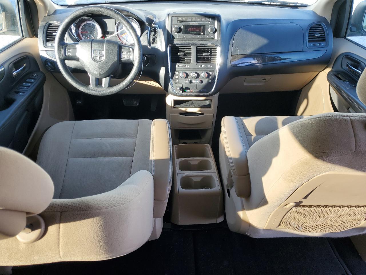 2016 Dodge Caravan - Image 8