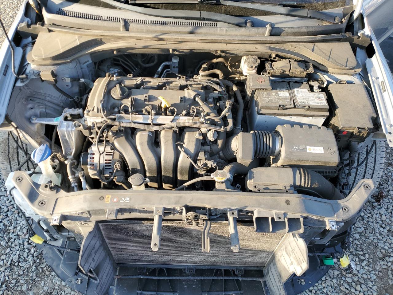 2017 Hyundai Elantra - Image 11