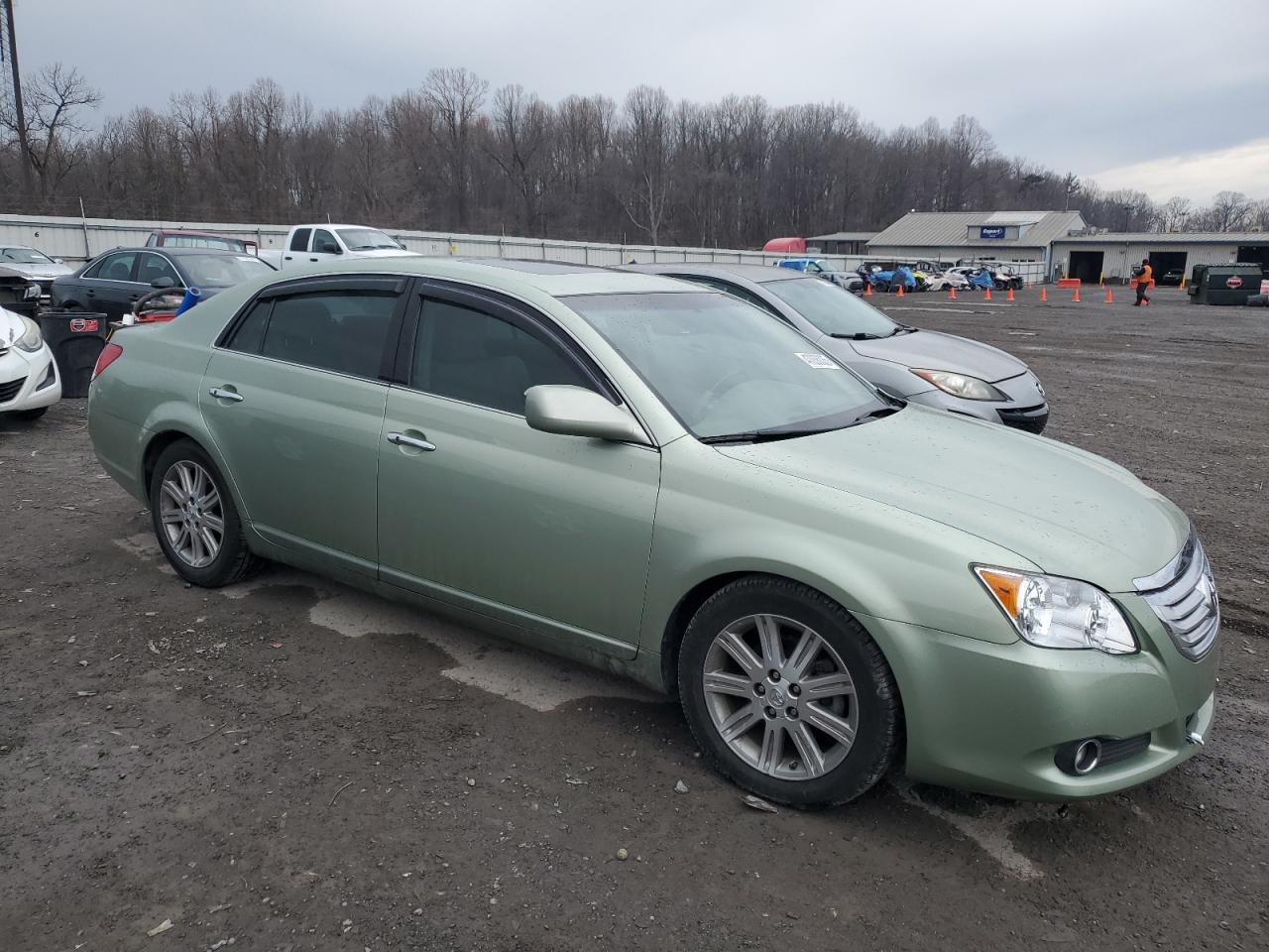 2010 Toyota Avalon - Image 4
