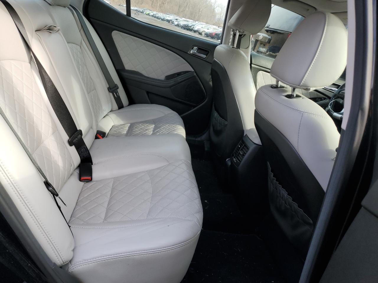 2015 Kia Optima - Image 10