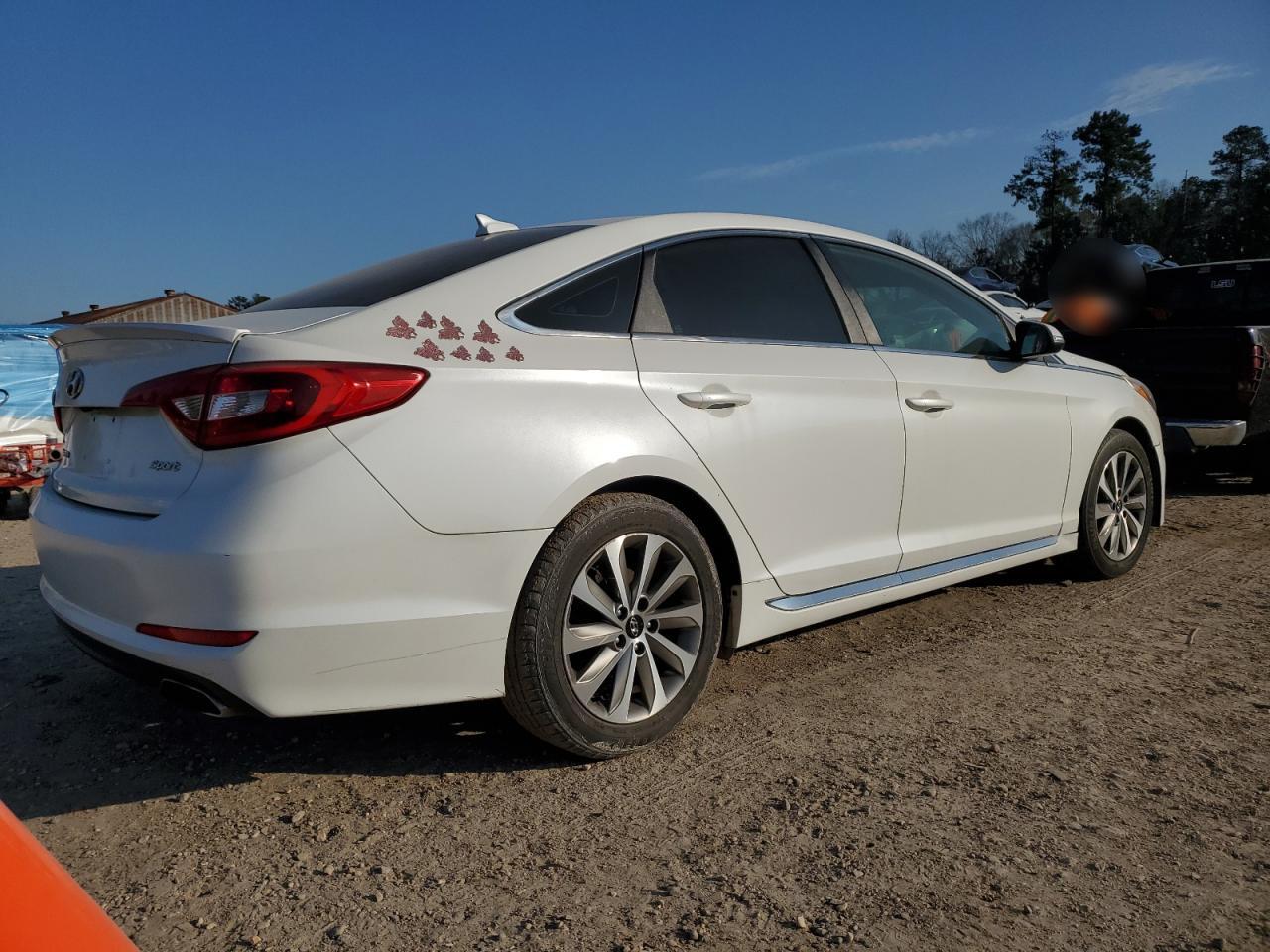 2016 Hyundai Sonata - Image 3