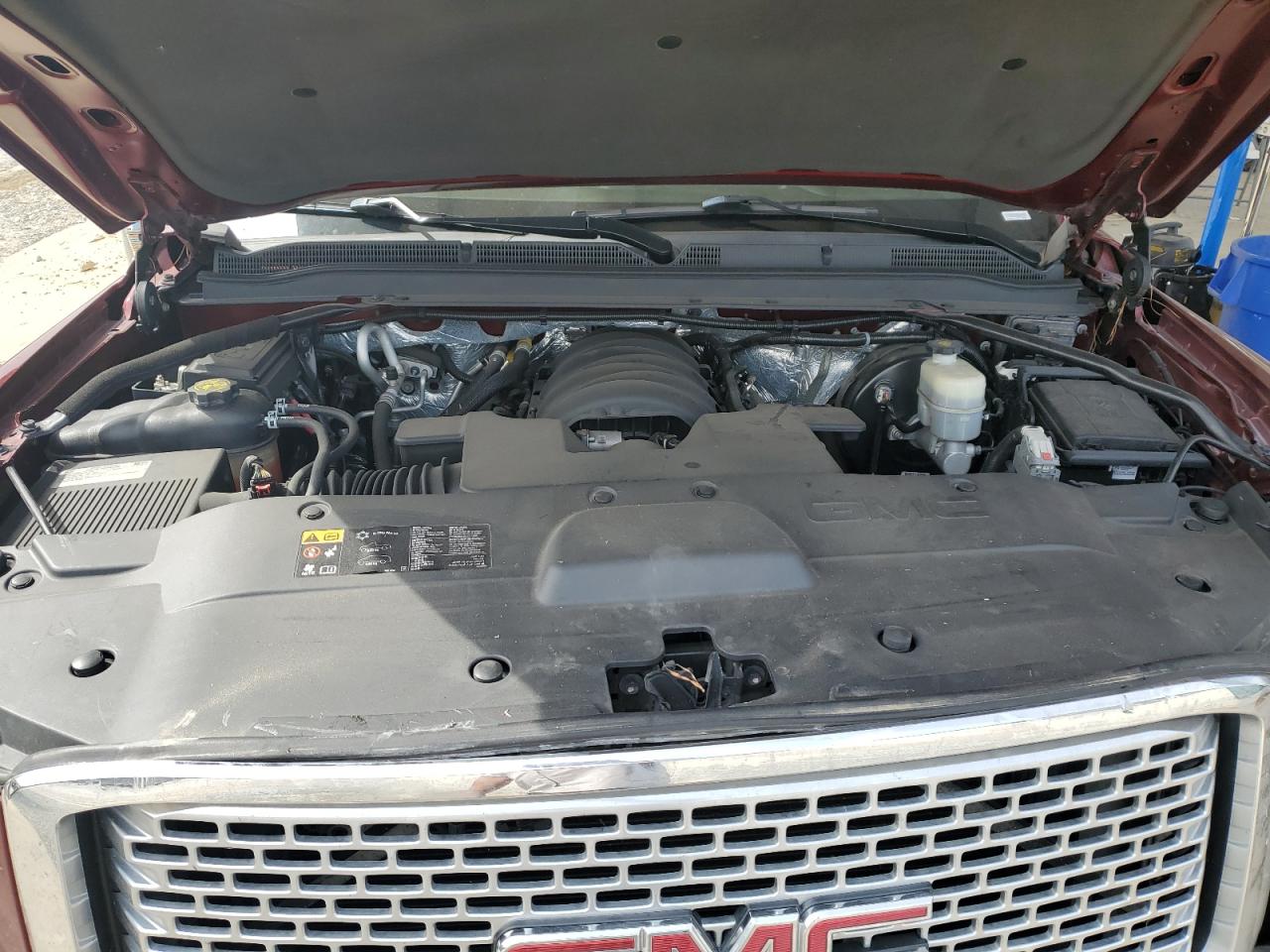 2016 GMC Yukon - Image 13
