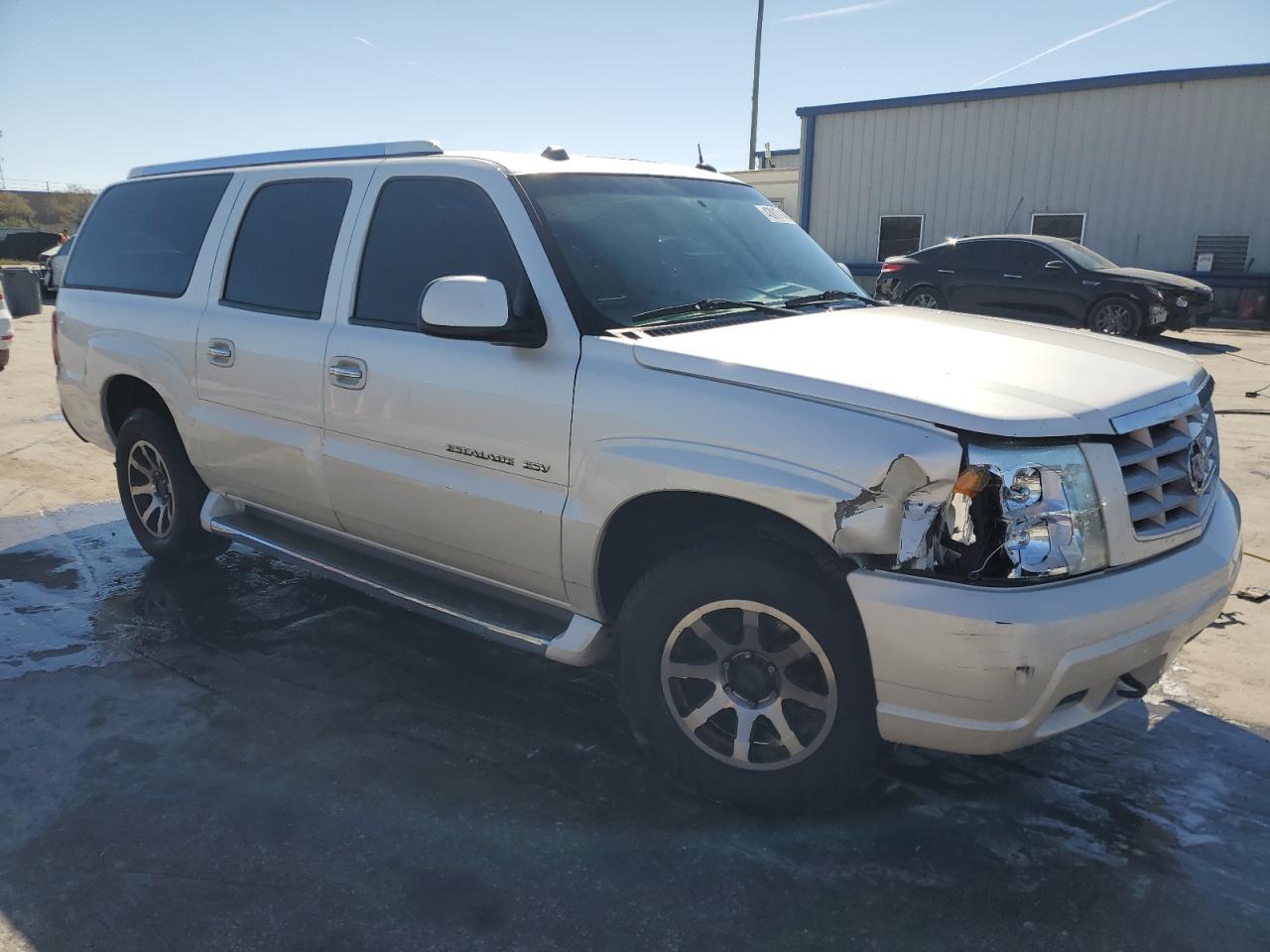2004 Cadillac Escalade - Image 4