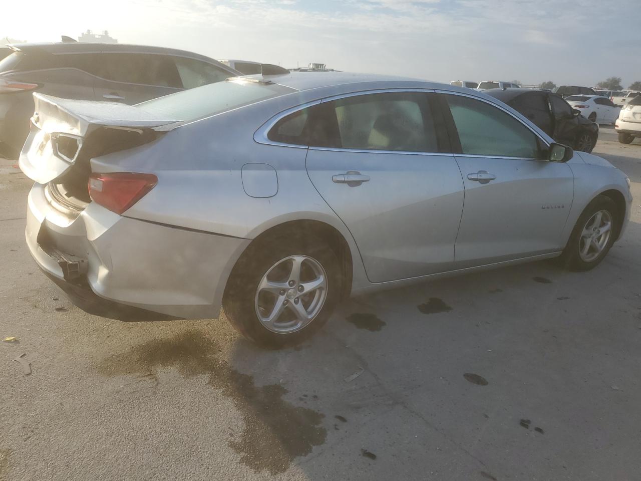 2017 Chevrolet Malibu - Image 3