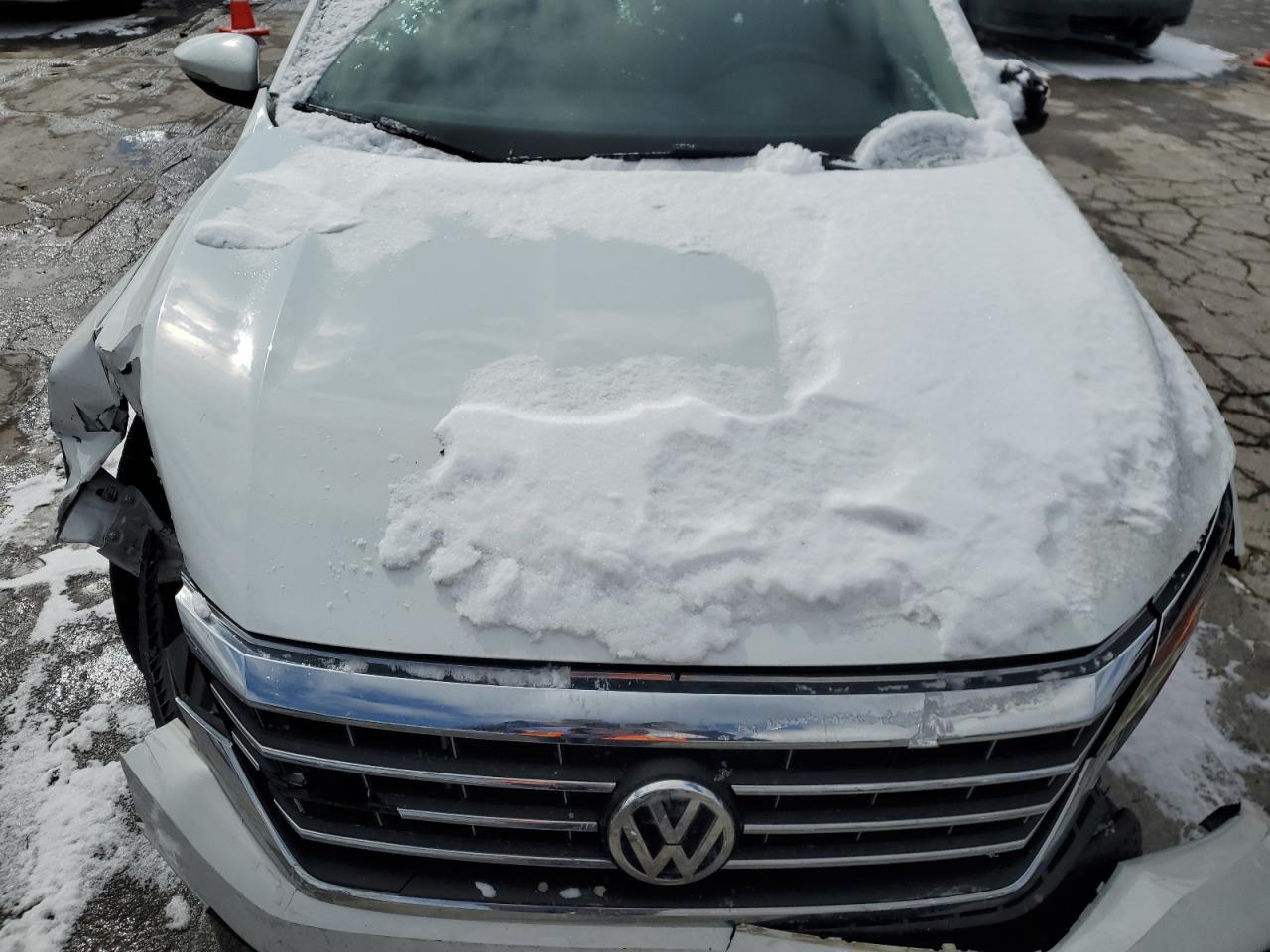 2020 Volkswagen Passat - Image 13