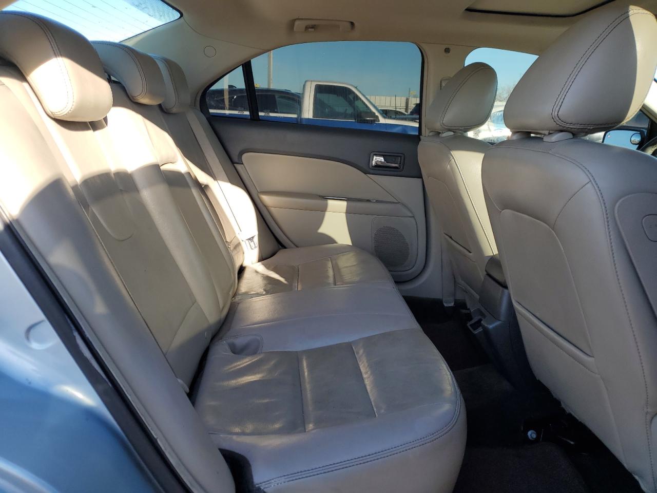 2010 Ford Fusion - Image 10