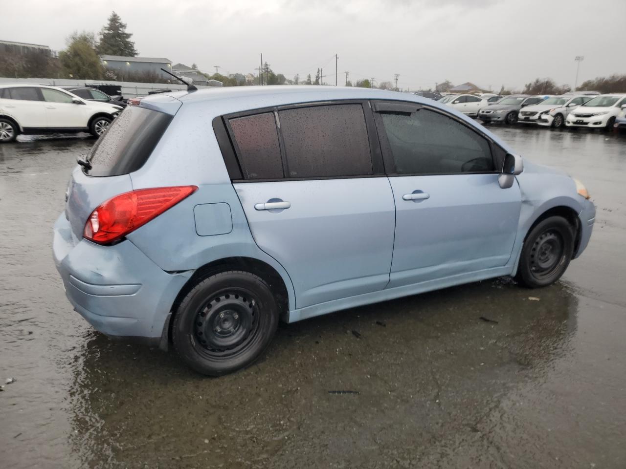 2010 Nissan Versa - Image 3
