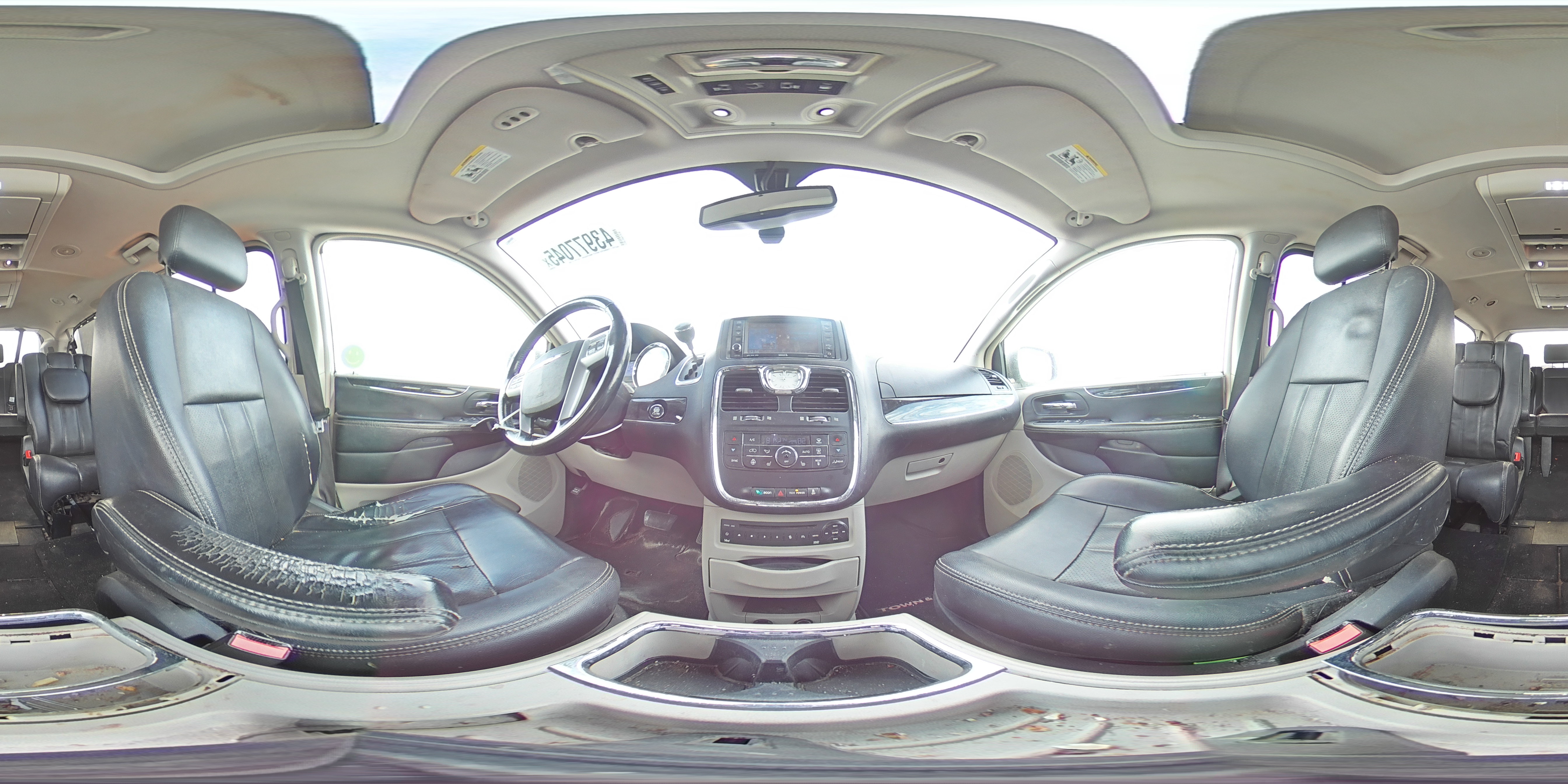 2013 Chrysler Town & Country - Image 14