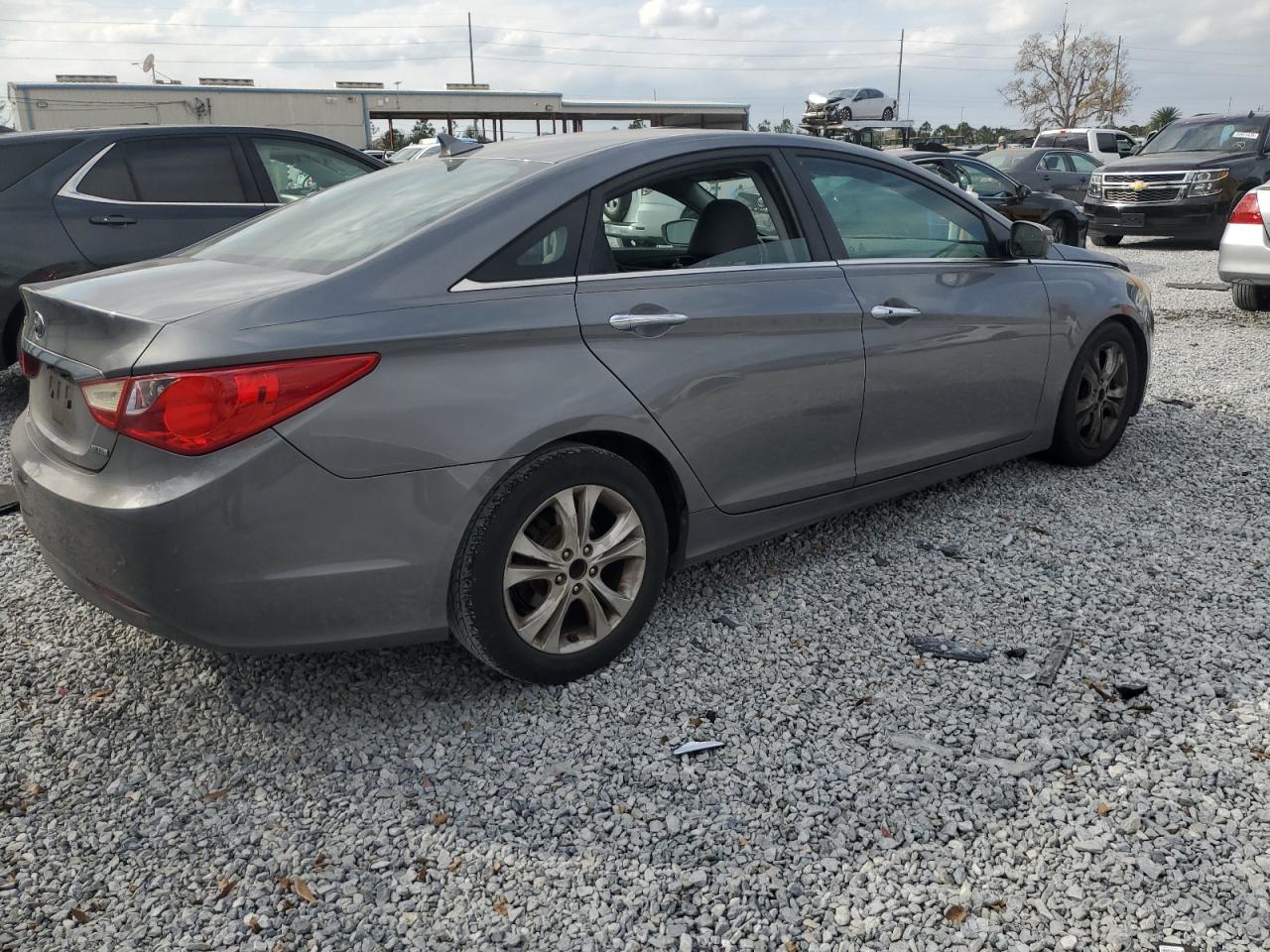2011 Hyundai Sonata - Image 3