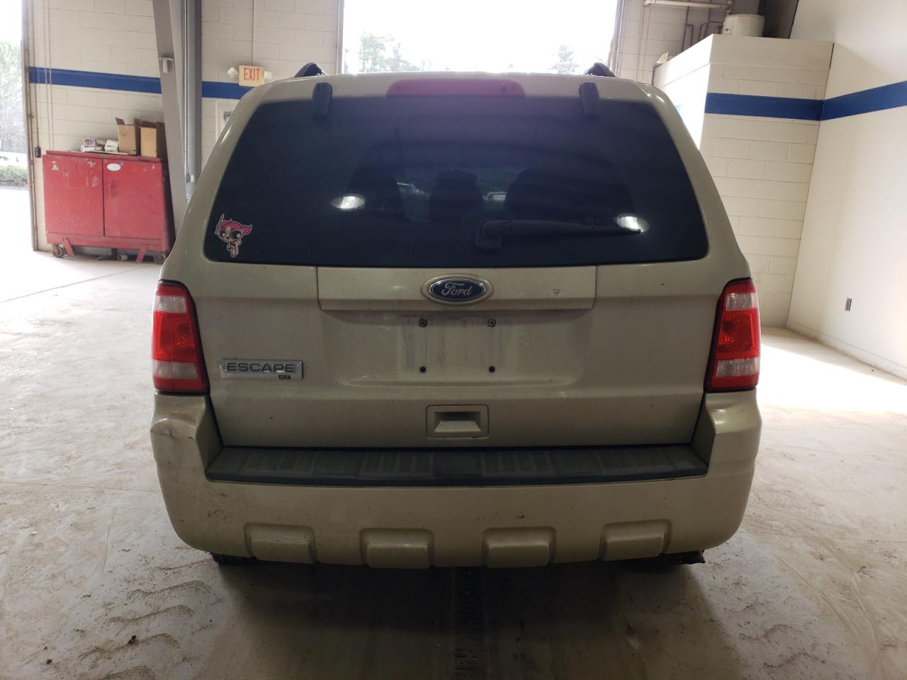 2010 Ford Escape - Image 6