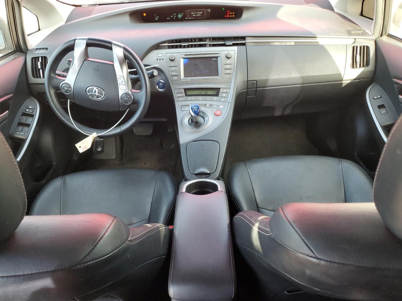 2015 Toyota Prius - Image 8