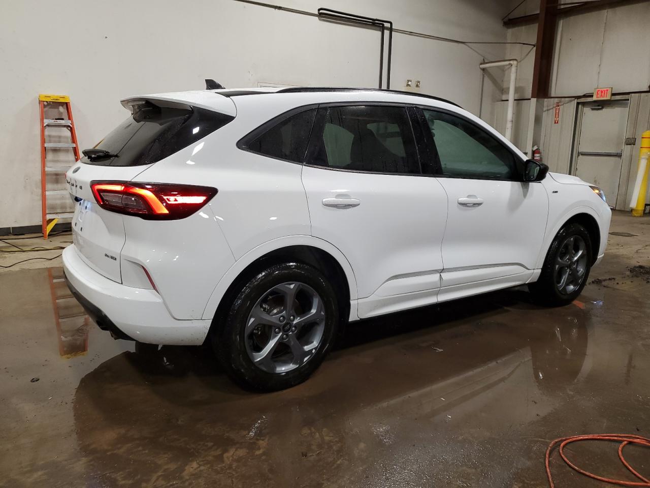 2023 Ford Escape - Image 3