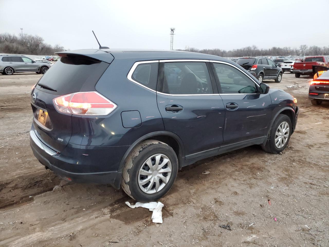 2016 Nissan Rogue - Image 3
