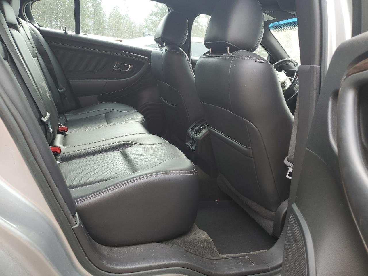 2014 Ford Taurus - Image 11