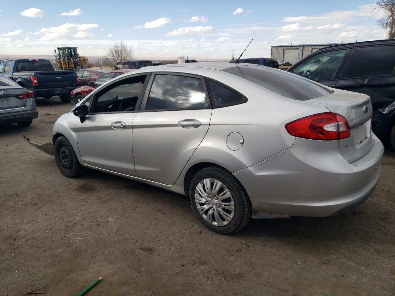 2011 Ford Fiesta - Image 2